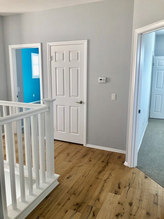 Building Photo - Beautiful East Ventura Home- Enclave Community