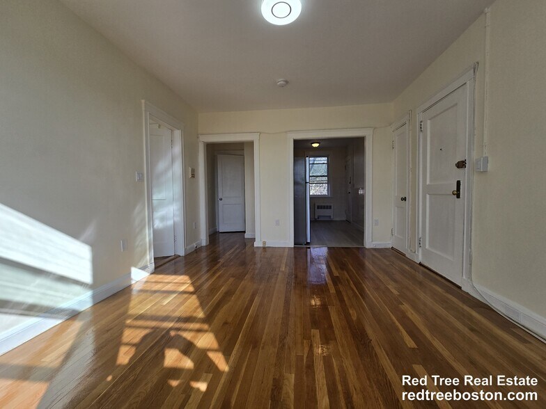 Building Photo - 183 Kent St