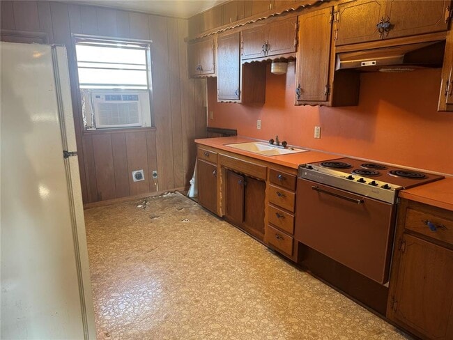 Building Photo - 1303 Meadow Ln