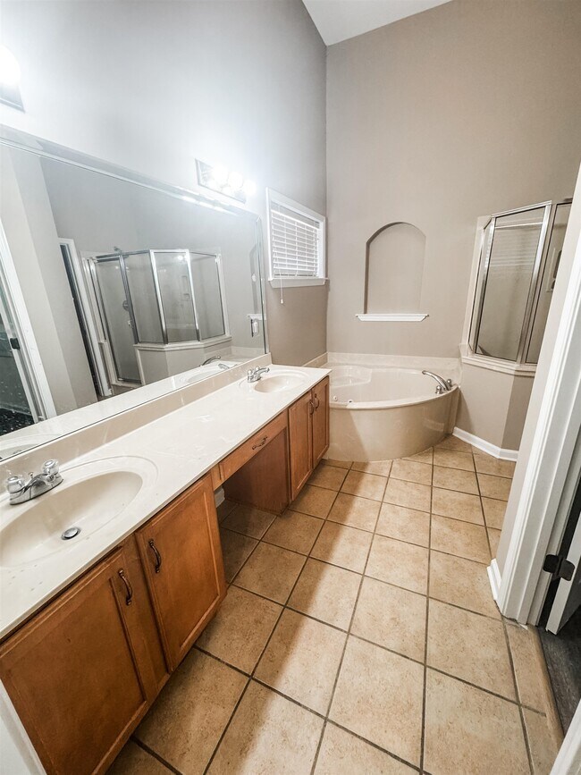 Building Photo - 2598 Plum Creek Dr