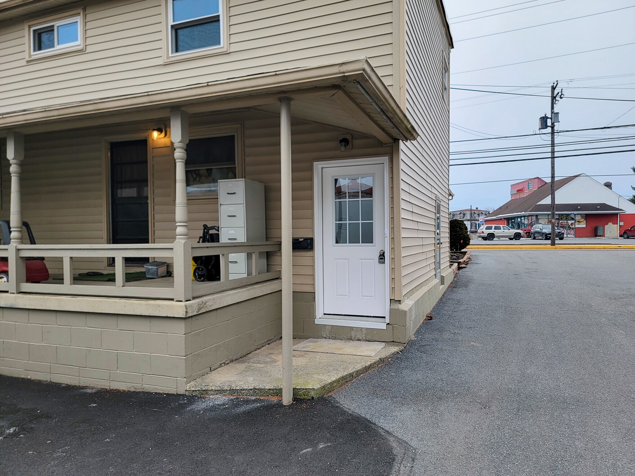 Building Photo - 317 W Main St