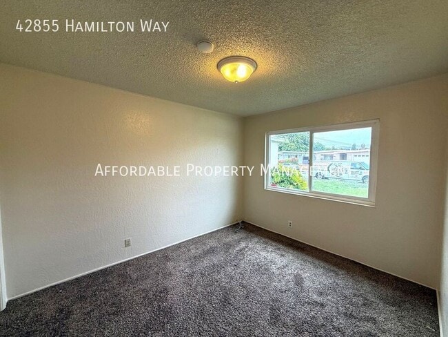 Building Photo - 42855 Hamilton Way