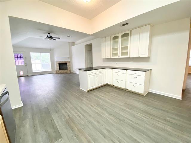 Building Photo - 6008 Castanada Dr
