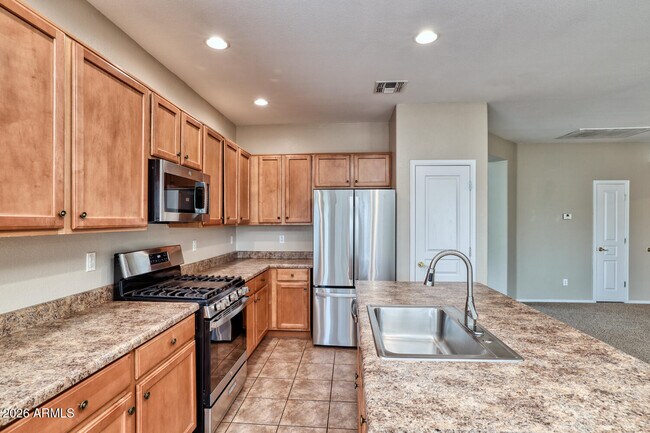 Building Photo - 844 E Indian Wells Pl