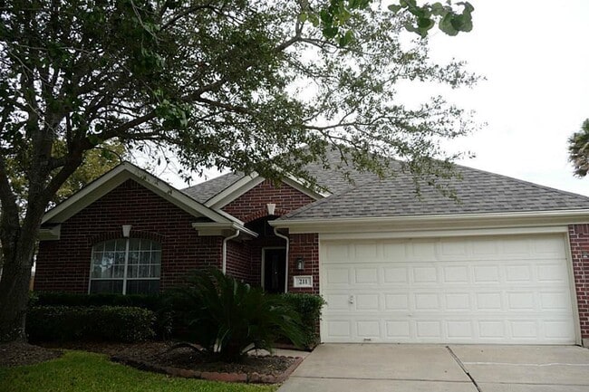 Building Photo - 211 Hartwood Ct