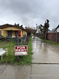 Building Photo - 946-948 E Nocta