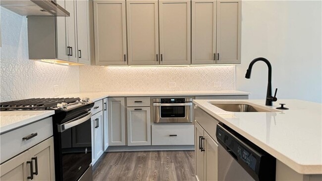 Building Photo - 201 Prairie Ln