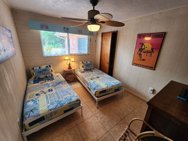Building Photo - Charming Beachside Bungalow only 150 steps...