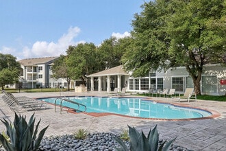 Building Photo - Avonmora Apartments