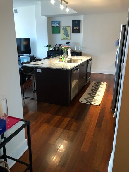 Building Photo - 1624 W Division St