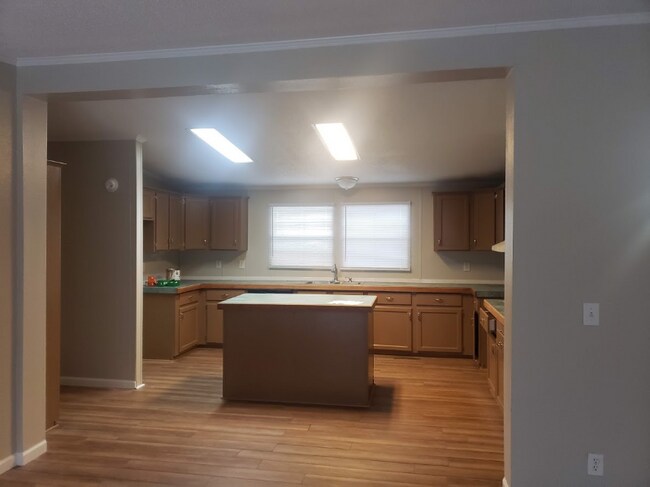 Building Photo - 2084 White Pine M H P Rd