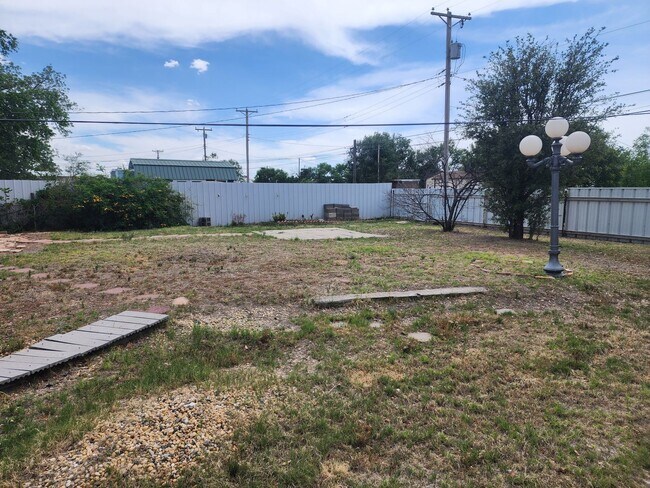 Building Photo - 1700 S Avenue B