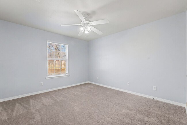 Building Photo - This home is a perfect blend of comfort and convenience, offering a lifestyle that is hard to res...