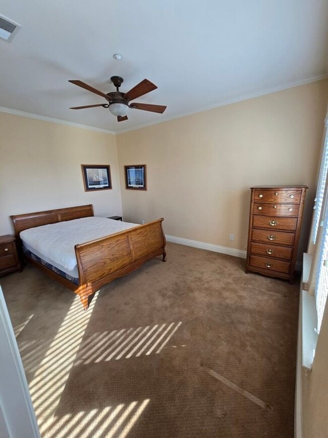 Building Photo - Private Country Living!!!