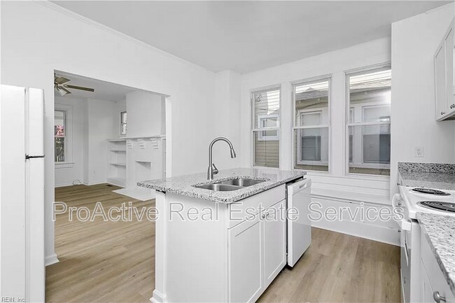 Building Photo - 244 W 32nd St