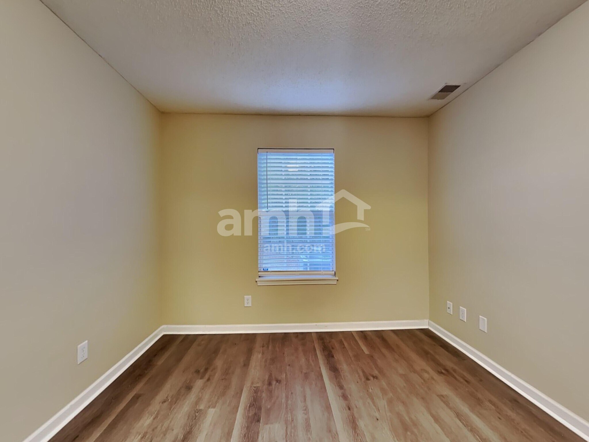 Building Photo - 110 Macallan Ct