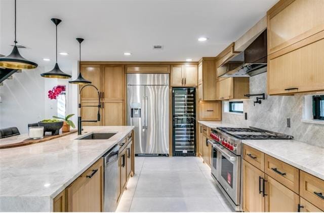 Building Photo - 9611 Fallbrook Dr