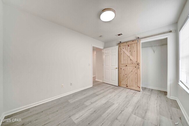 Building Photo - 2625 Lagoon Knoll Dr