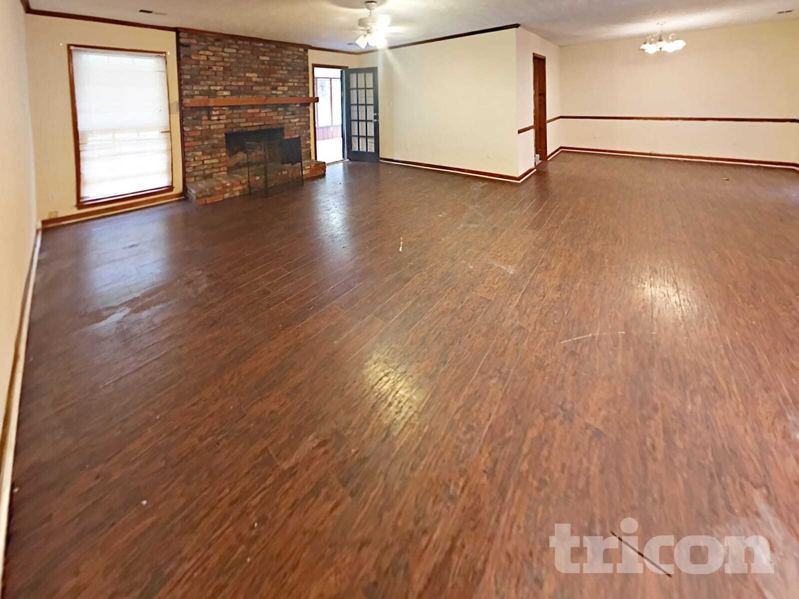 Building Photo - 20 Lakeside Dr