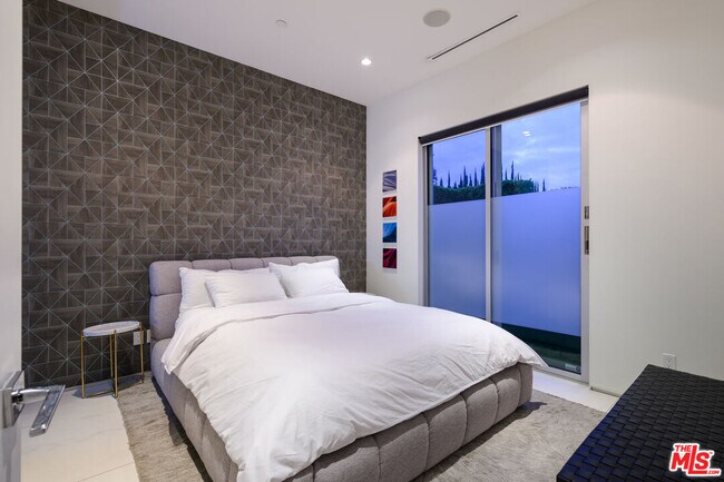 Building Photo - 6660 Colgate Ave