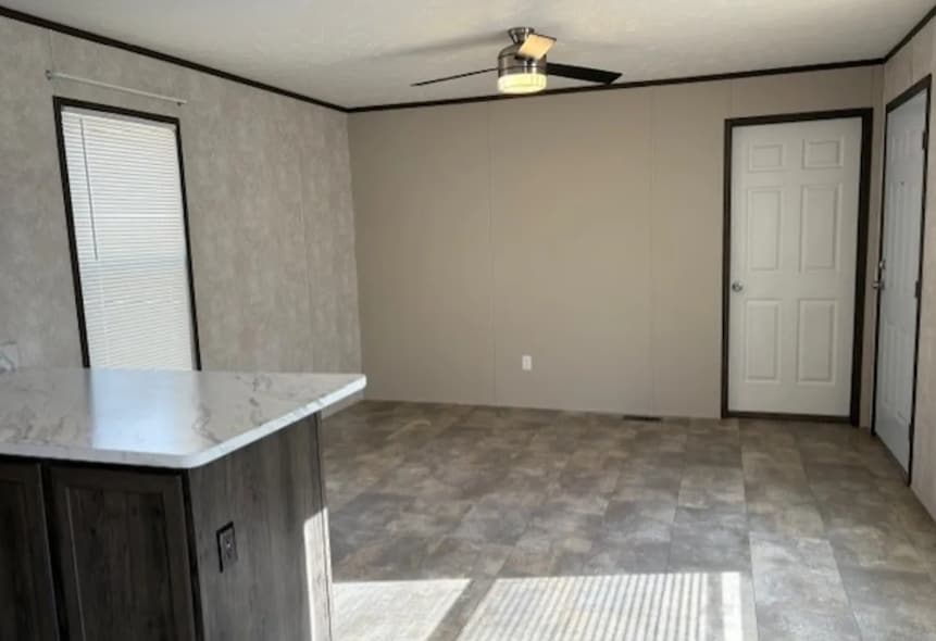 Building Photo - 28 W Legrand Ave