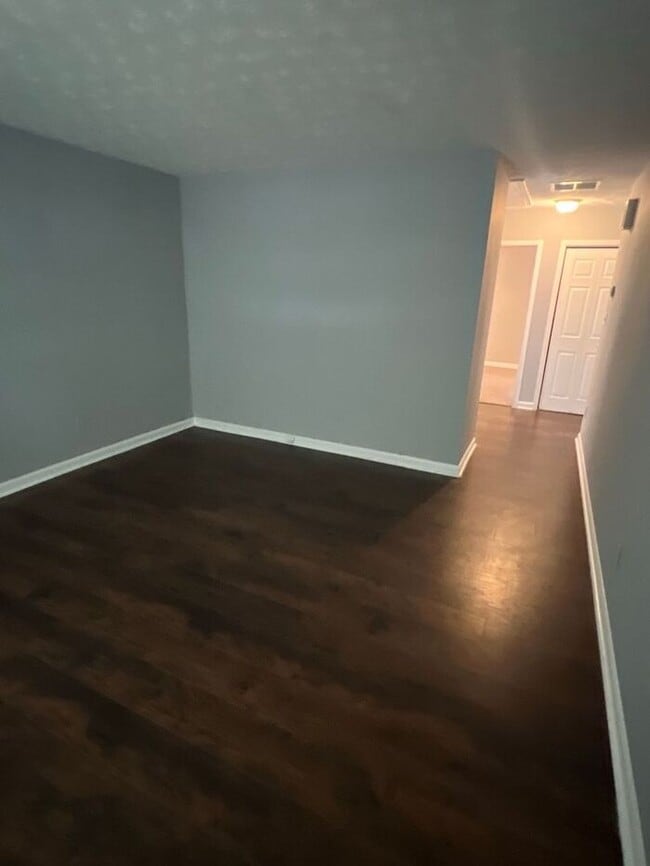Building Photo - Great 2 bedroom 1 bath ranch duplex Ready Now!!!