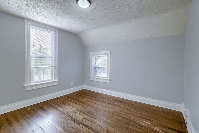 Building Photo - 2411 Emmet St