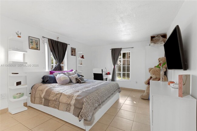 Building Photo - 4910 NW 79th Ave