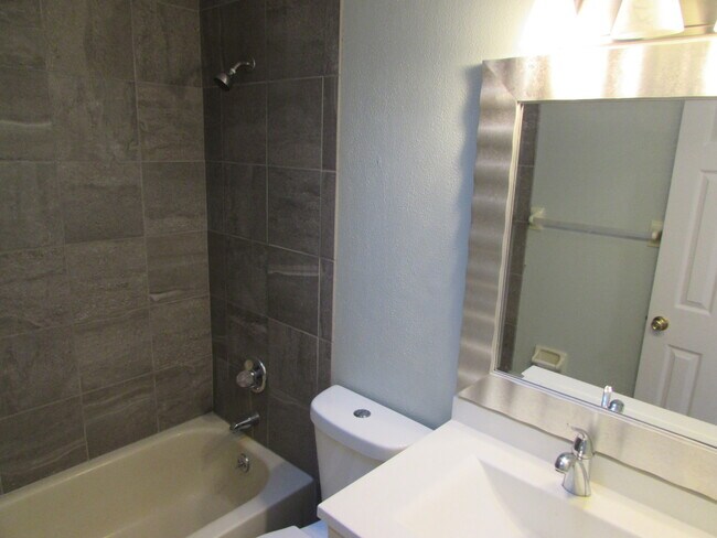 Building Photo - IntraCoastal Single Family Home