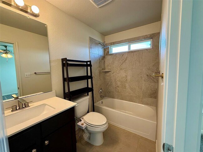 Building Photo - 4709 Giordano Dr