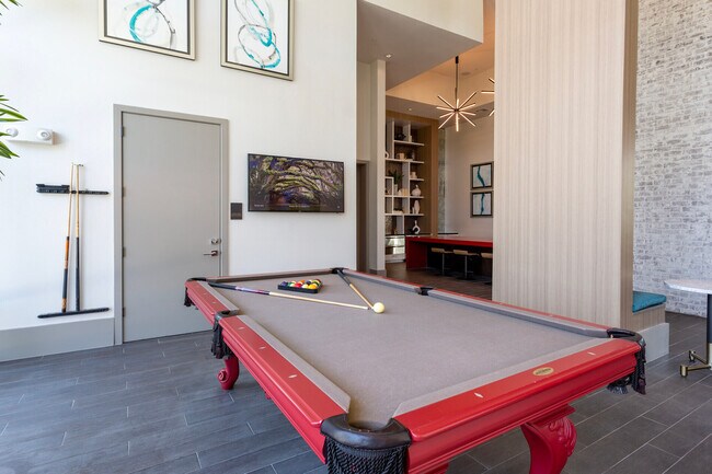 Building Photo - 2910 E 17th St