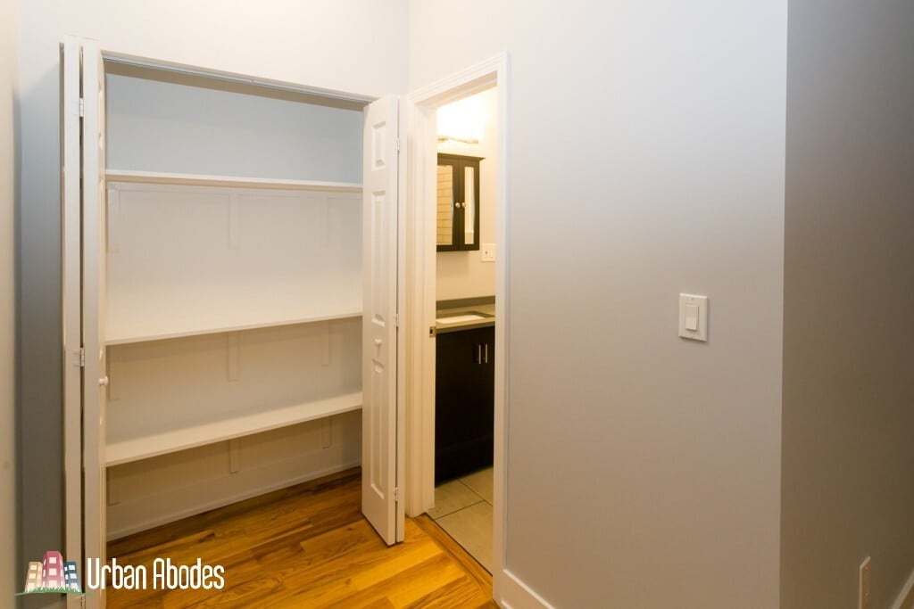 Building Photo - 4847 N Damen Ave