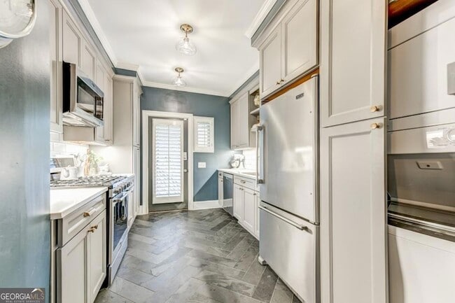 Building Photo - 28 Collier Rd NW