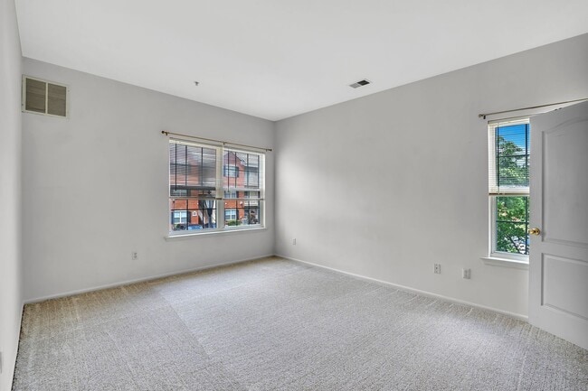Building Photo - 524 Coppola Dr