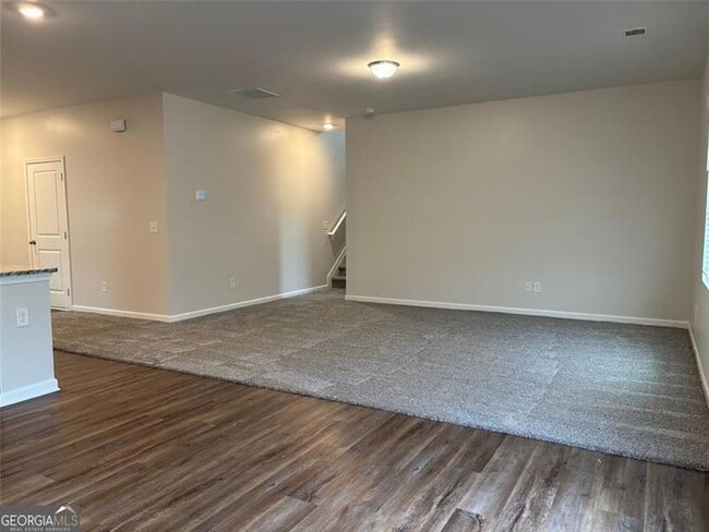 Building Photo - 368 Sinclair Way
