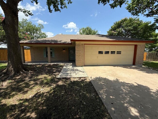Building Photo - 111 Creekside Dr