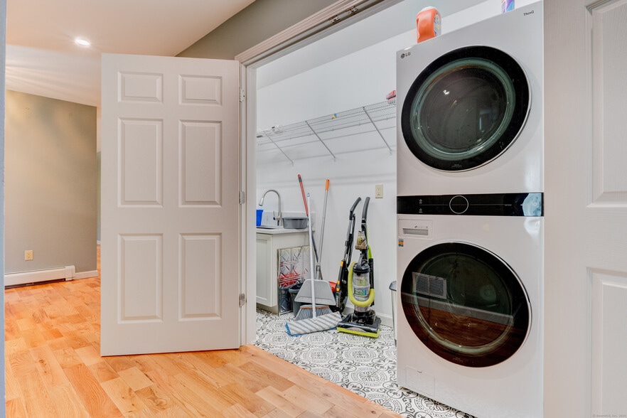 UL Laundry - 404 Bassetts Bridge Rd