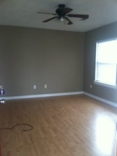 Building Photo - MUST SEE CHARMING HOME!