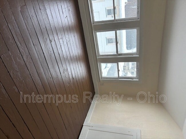 Building Photo - 241 Sexton St