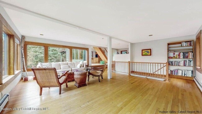 Building Photo - 376 Abbey Rd