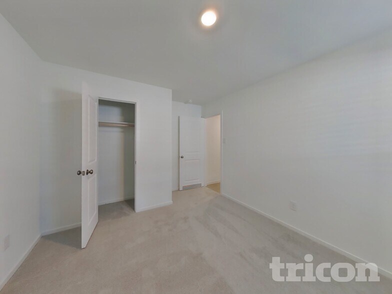 Building Photo - 1718 Serenity Moon Dr