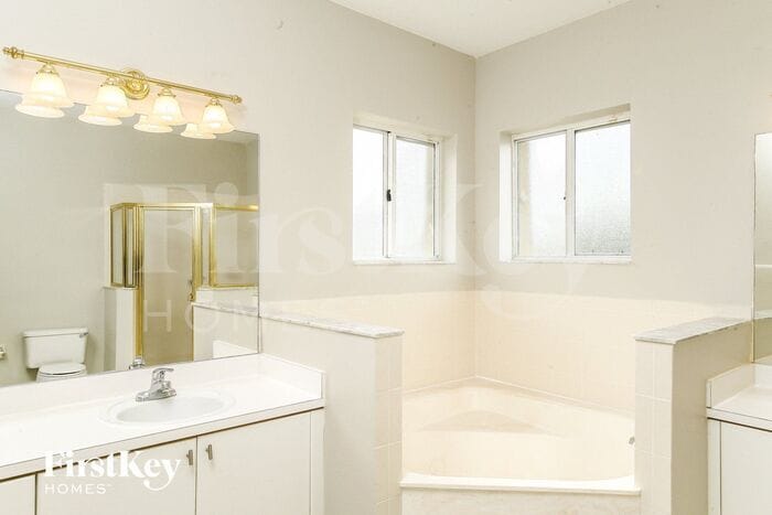 Building Photo - 2870 Dunwoodie Pl