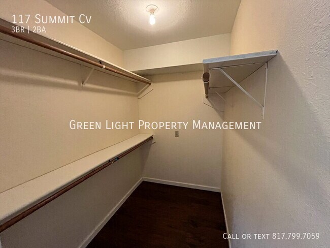 Building Photo - 117 Summit Cove