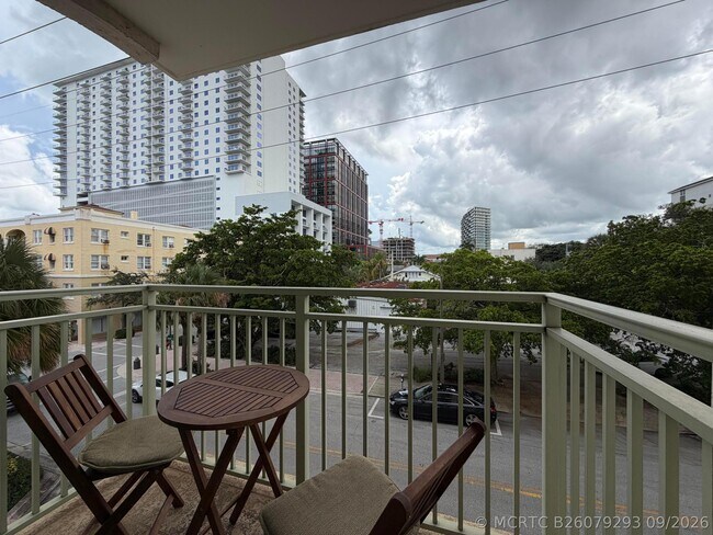 Building Photo - 610 Clematis St