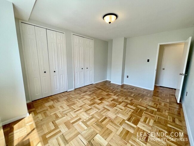 Building Photo - 4000 Tunlaw Rd NW