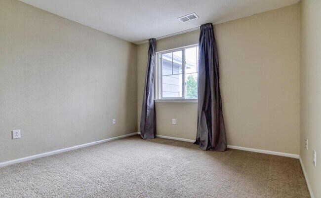 Building Photo - 17145 Waterhouse Cir