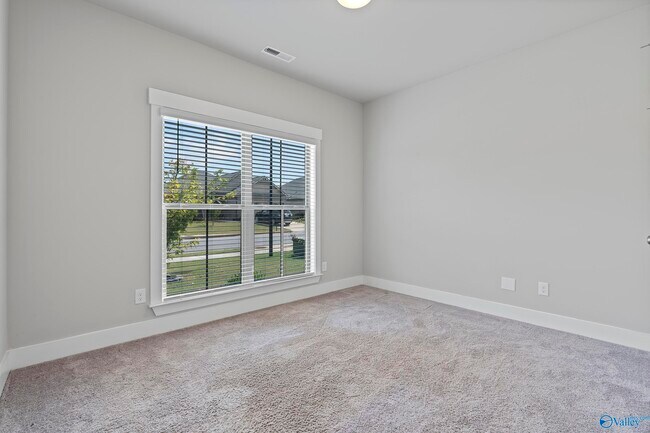 Building Photo - 14741 Greenleaf Dr