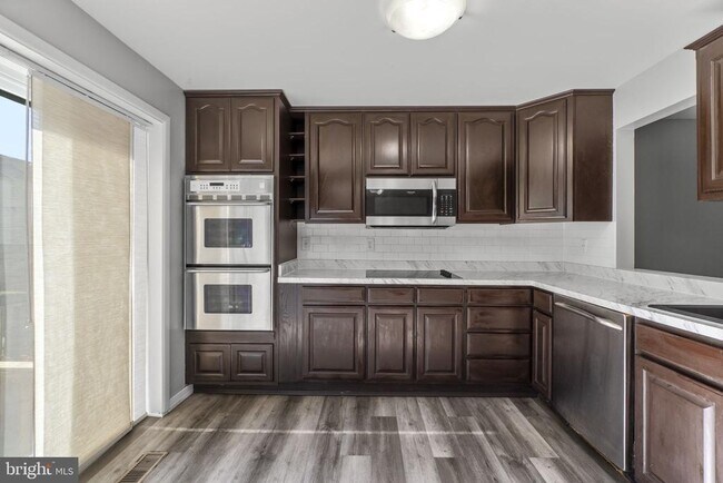Building Photo - 5478 Tilted Stone