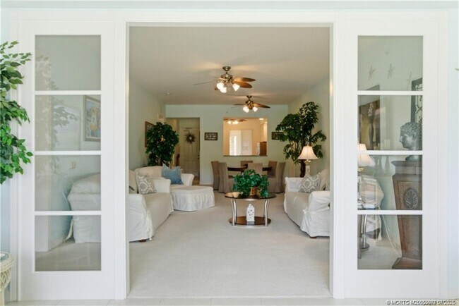 Building Photo - 1 Harbour Isle Dr E