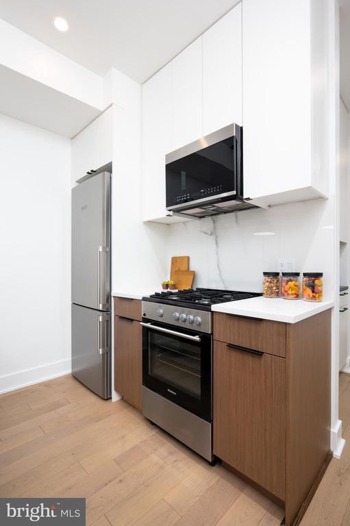 Building Photo - 1316 8th St NW